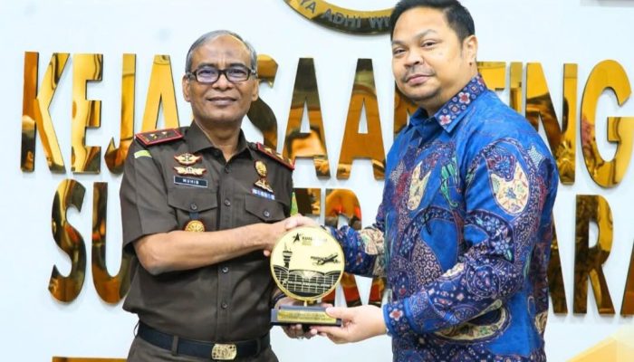Kejatisu Muhibuddin.SH.MH Terima Audensi Presdir Angkasa Pura Aviasi Bandar Udara Internasional Dalam Menguatkan Koordinasi.