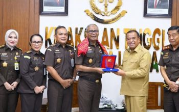 Kajatisu Muhibuddin.SH.MH Menerima Kunjungan Bupati Karo Brigjen Pol (Purn) Antonius Ginting Di Dampingi Kejari Karo Edmon Purba.SH.MH