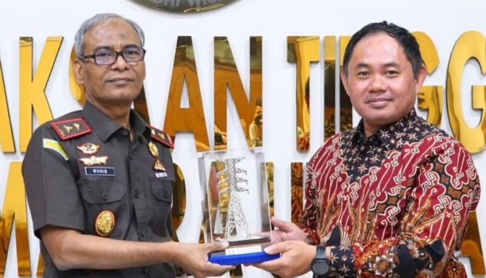 Kajatisu Muhibuddin.SH MH Terima Audensi Pimpinan PT.PLN Dan Jajaran