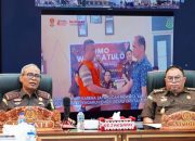 Kepala Kejaksaan Tinggi Sumut Muhibuddin.SH.MH Dan Aspidum Kejatisu Suhendri.SH.MH Pimpin Pelaksanaan Restorative Justice melalui Daring, Dalam Kasus Penganiayaan Kakak Beradik Di Kejari Gunungsitoli