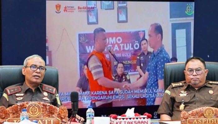 Kepala Kejaksaan Tinggi Sumut Muhibuddin.SH.MH Dan Aspidum Kejatisu Suhendri.SH.MH Pimpin Pelaksanaan Restorative Justice melalui Daring, Dalam Kasus Penganiayaan Kakak Beradik Di Kejari Gunungsitoli