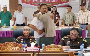 Kajati Sumut Muhibuddin.SH.MH Di Dampingi Aspidum Kejati Sumut Suhendri.SH.MH Saat Pimpin Ekspos Restorative Justice Di Kejari. Humbang Hasundutan