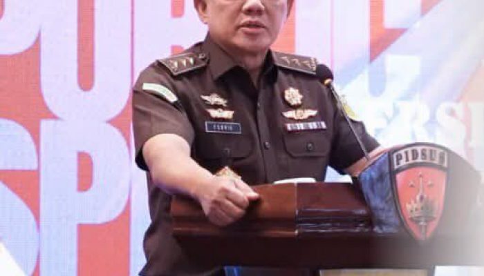 Jampidsus Kejagung RI Dr.Febrie Ardiansyah menjadi key note speaker dalam acara pembukaan Pelatihan Public Speaking And Leadership Competency Enhancement bagi para Aspidsus dan Para Kepala Kejaksaan Negeri (Kajari) se wilayah Sumatera Bagian Utara 
