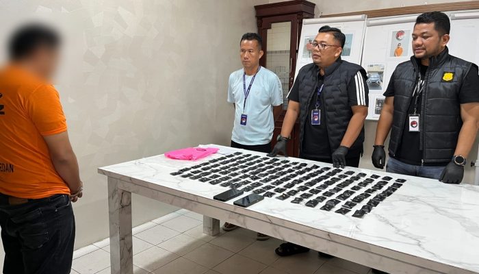 Jaringan Vape Ilegal, Polisi Sergap Seorang Komplotan Narkotika Internasional Disalah Satu Hotel di Medan