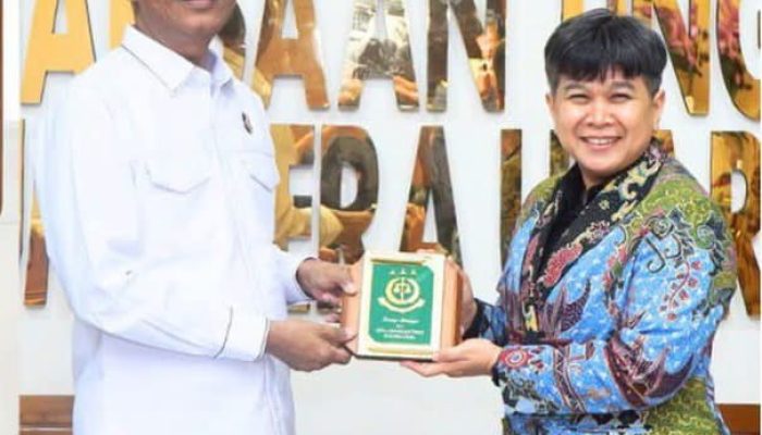 Direktur PT INALUM Melati Sarnita Dan Jajaran Silaturahmi Dengan Kajati Sumut Muhibuddin SH.MH Dalam Rangka Mewujudkan Sinergitas antara Kejati Dan Pencegahan  Tindak Pidana Korupsi Di tubuh BUMN