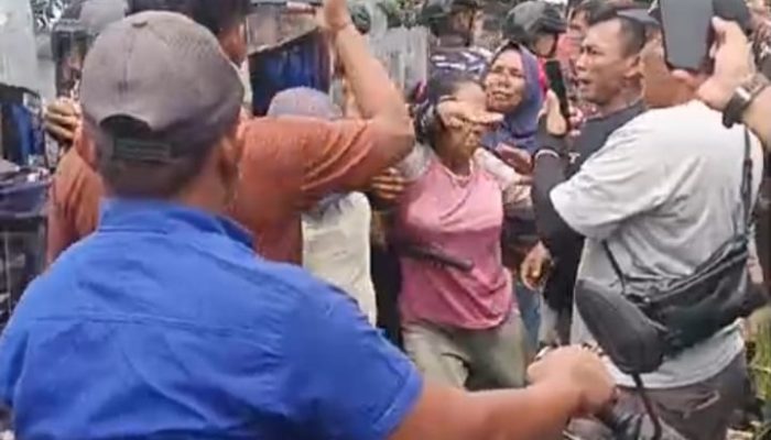 Ratusan Warga Tani Hadang Aktivitas TNI AL, Terkait Sengketa Lahan Di Desa Sinembah Limau Manis.