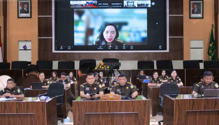 ASPEMA Kejari Sumut Ronald H.Bakkara.SH MH dan Pejabat Struktural Pada Bidang Pemulihan Aset Mengikuti Rapat Koordinasi Melalui Zoom Virtual Dengan BPA Kejagung RI