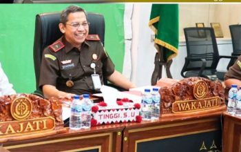 Kejati Sumut Muhibuddin SH.MH Didampingi  Wakajati Eko adhyaksono, SH.,MH, Asisten tindak pidana umum Suhendri, SH.,MH,  Dalam  Ekspos Restorative Justice Antara Kakak Beradik Di Kejari Padangsidimpuan