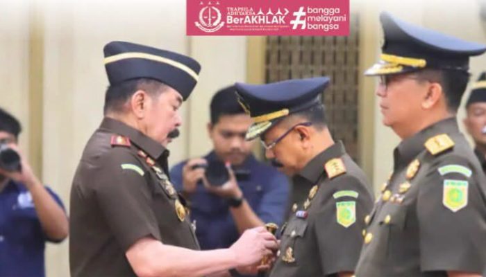 Jaksa Agung RI Prof.Sanitiar Burhanuddin Resmi Mengambil Sumpah  4 Pejabat Ke Jagung RI