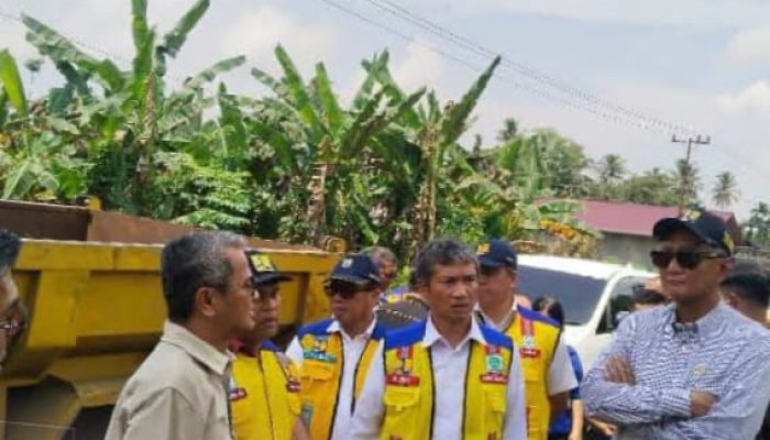 Menteri PU RI Didampingi Bupati Nias Tinjau Lokasi Longsor dan Banjir