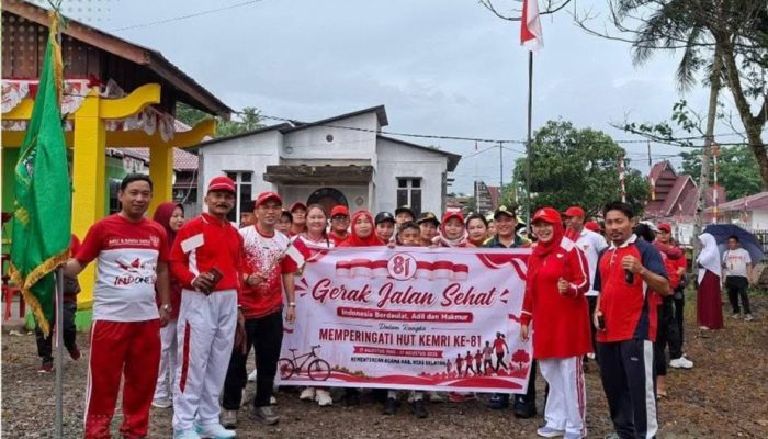 Kemenag Nisel Gelar Gerak Jalan Sehat Dalam Menyambut HUT RI Ke – 81