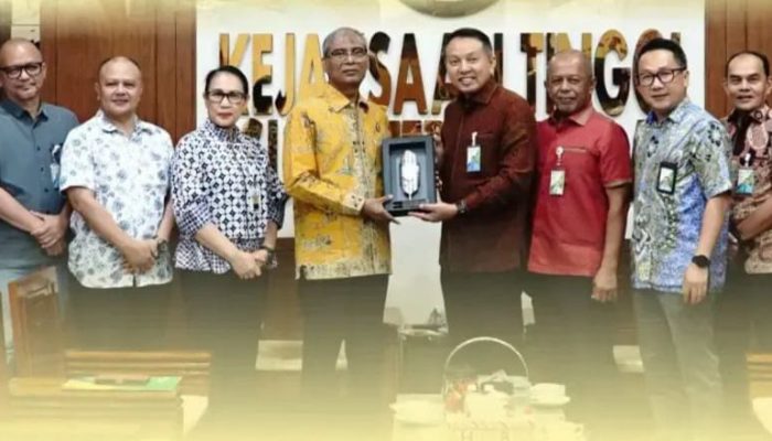 Kejatisu Muhibuddin SH.MH Didampingi Asdatun serta Asisten Pemulihan Aset Terima Kunjungan Audensi BPJS Sumbagut jalin Kerja sama Strategis , wujudkan Kepatuhan Hukum dan Optimalisasi pelayanan