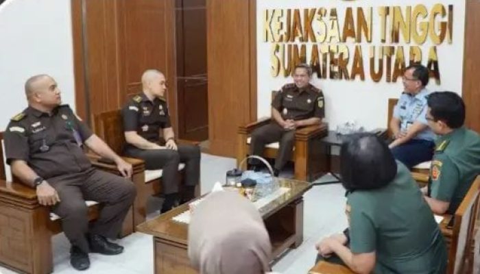 Wakajatisu Eko Adhyaksono, SH.,MH Terima Kunjungan Kerja Kepala Badan Informasi Intelejen Kemenhan Pusat Brigadir Jenderal Efran Gunawan, S.Sos.,M.IP diwakili Kolonel Sus Dr.Marjames Pakpahan, Kolonel Czi Istiyarto, ST beserta jajaran
